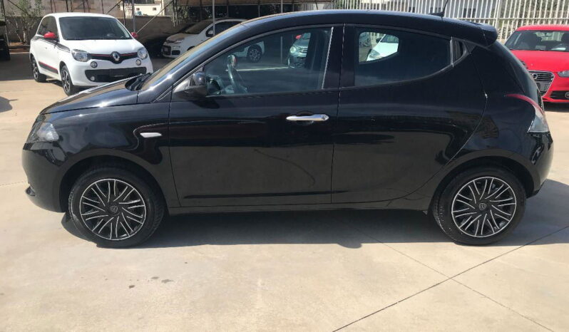 
								LANCIA Ypsilon 1.0 FireFly 5p.S&S Hybryd Gold full									