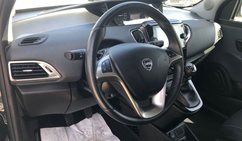 
								LANCIA Ypsilon 1.0 FireFly 5p.S&S Hybryd Gold full									
