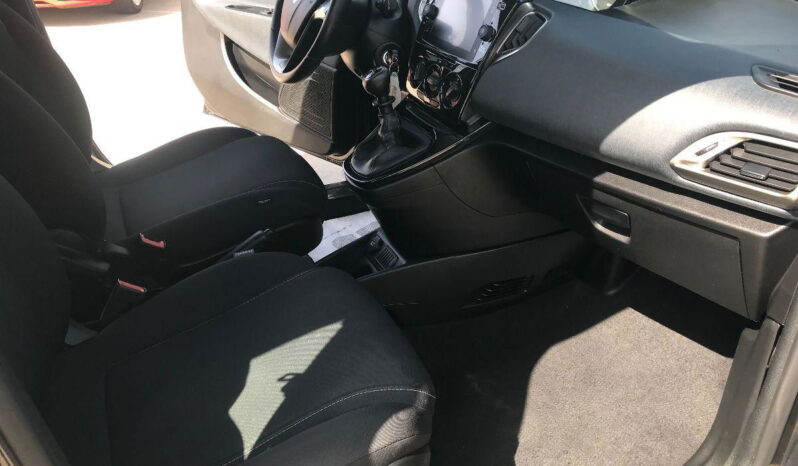 
								LANCIA Ypsilon 1.0 FireFly 5p.S&S Hybryd Gold full									