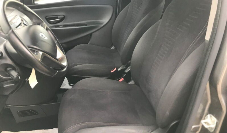 
								LANCIA Ypsilon 1.2 69 CV 5 porte S&S Gold full									