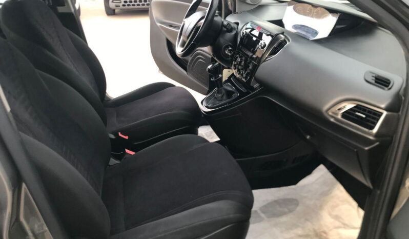 
								LANCIA Ypsilon 1.2 69 CV 5 porte S&S Gold full									